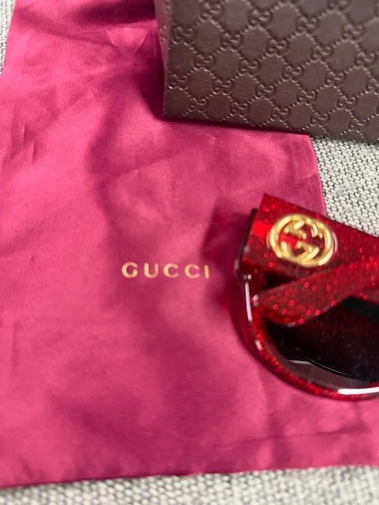 Gucci Red Glitter Oversized Women's Sunglasses - Picture 6 of 6
